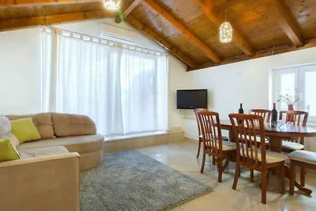 Bogic Apartment